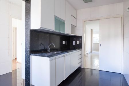 Apartamento à venda com 144m², 4 quartos e 3 vagas Apartamento à venda com 144m², 4 quartos e 3 vagasCozinha
