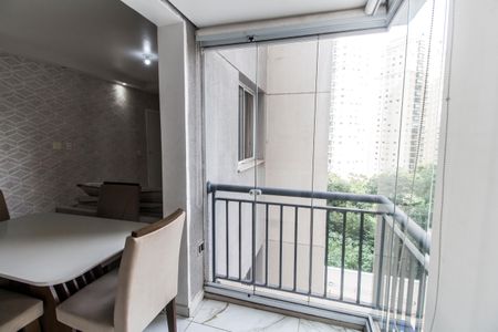 Varanda de apartamento para alugar com 2 quartos, 53m² em Jardim Tupanci, Barueri