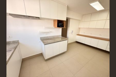 Apartamento à venda com 250m², 3 quartos e 2 vagas Apartamento à venda com 250m², 3 quartos e 2 vagasFoto 30