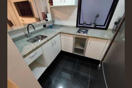 Apartamento à venda com 40m², 1 quarto e 1 vaga Apartamento à venda com 40m², 1 quarto e 1 vagaCozinha - Armários