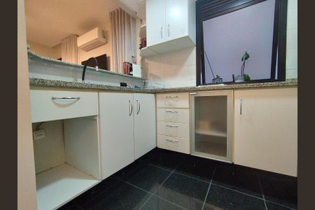 Apartamento à venda com 40m², 1 quarto e 1 vaga Apartamento à venda com 40m², 1 quarto e 1 vagaCozinha - Armários