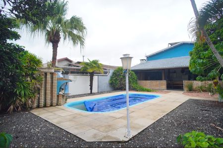 Casa à venda com 170m², 1 quarto e sem vagaQuintal