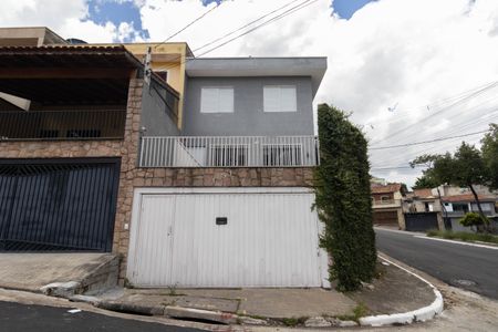 Casa à venda com 98m², 2 quartos e 2 vagas Casa à venda com 98m², 2 quartos e 2 vagasFachada