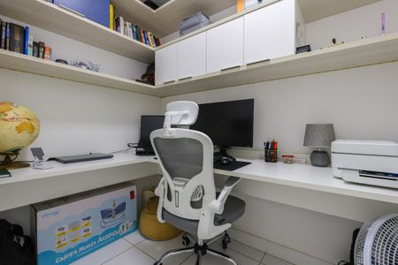 Apartamento à venda com 110m², 3 quartos e 2 vagasEscritório