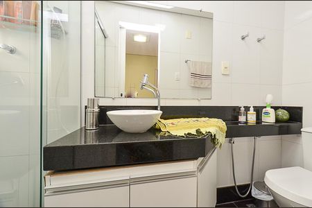 Apartamento à venda com 190m², 4 quartos e 2 vagasBanheiro Suíte 2