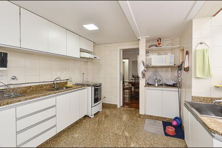 Apartamento à venda com 190m², 4 quartos e 2 vagasCozinha