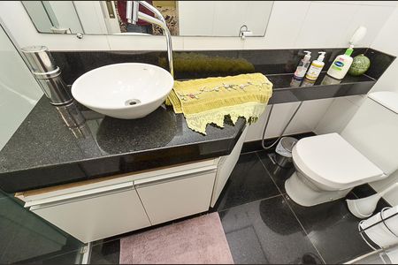 Apartamento à venda com 190m², 4 quartos e 2 vagasBanheiro Suíte 2