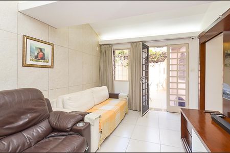 Sala de TV de apartamento à venda com 4 quartos, 190m² em Colégio Batista, Belo Horizonte