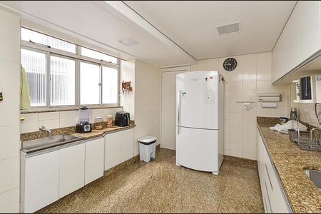 Apartamento à venda com 190m², 4 quartos e 2 vagasCozinha