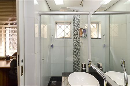 Apartamento à venda com 190m², 4 quartos e 2 vagasBanheiro Suíte 2