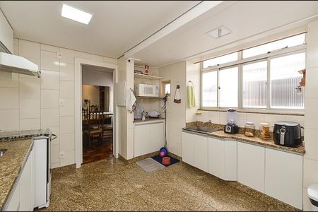 Apartamento à venda com 190m², 4 quartos e 2 vagasCozinha