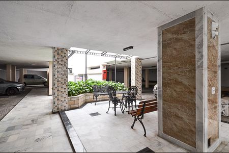 Apartamento à venda com 190m², 4 quartos e 2 vagasEntrada