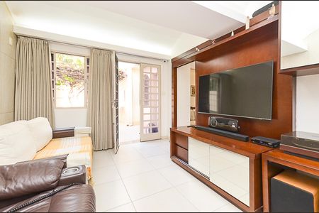 Apartamento à venda com 190m², 4 quartos e 2 vagasSala de TV