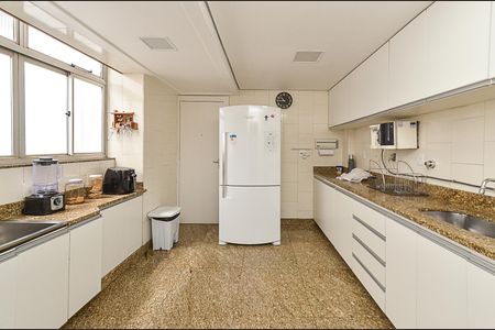 Apartamento à venda com 190m², 4 quartos e 2 vagasCozinha