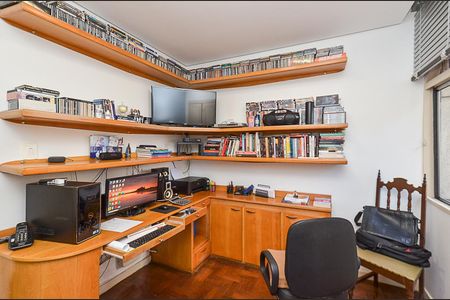 Apartamento à venda com 190m², 4 quartos e 2 vagasEscritório