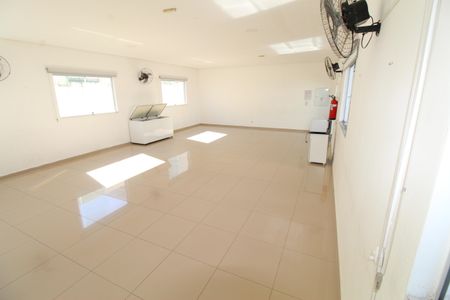 Apartamento para alugar com 48m², 2 quartos e 1 vagaÁrea comum - Salão de festas