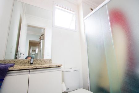 Apartamento à venda com 69m², 3 quartos e 2 vagasBanheiro do quarto 1