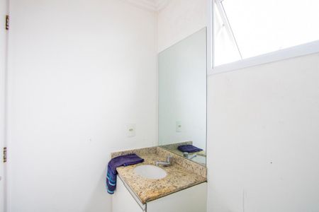 Apartamento à venda com 69m², 3 quartos e 2 vagasBanheiro do quarto 1