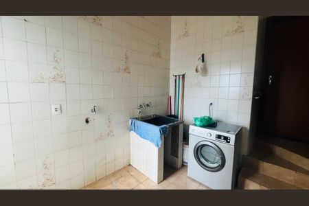 Casa à venda com 263m², 4 quartos e 4 vagas