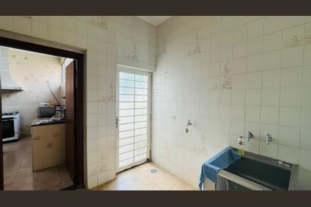 Casa à venda com 263m², 4 quartos e 4 vagas