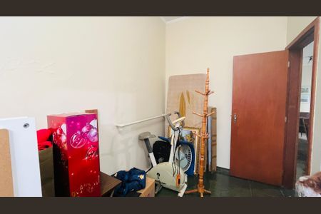 Casa à venda com 263m², 4 quartos e 4 vagas