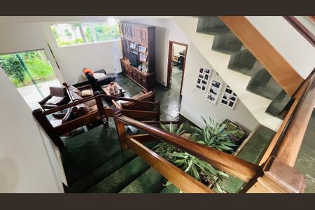 Casa à venda com 263m², 4 quartos e 4 vagas