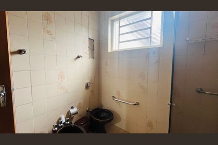 Casa à venda com 263m², 4 quartos e 4 vagas