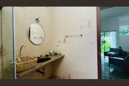 Casa à venda com 263m², 4 quartos e 4 vagas