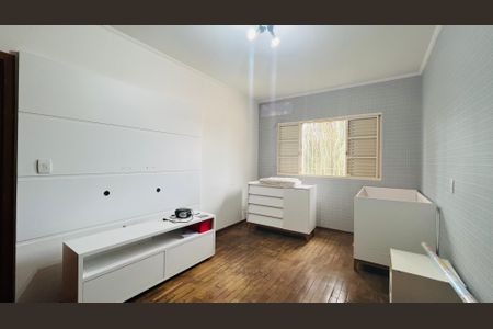 Casa à venda com 263m², 4 quartos e 4 vagas