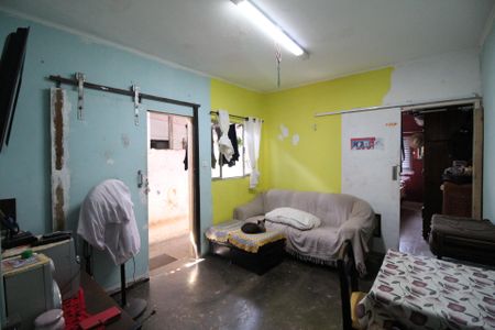 Sala de casa à venda com 1 quarto, 275m² em Taboão, Diadema