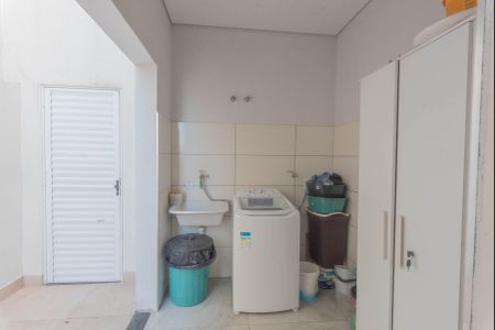 Casa de condomínio à venda com 261m², 3 quartos e 4 vagas Casa de condomínio à venda com 261m², 3 quartos e 4 vagasÁrea de Serviço