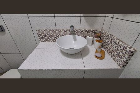 Banheiro Social  de casa para alugar com 1 quarto, 85m² em Vila Vivaldi, São Bernardo do Campo