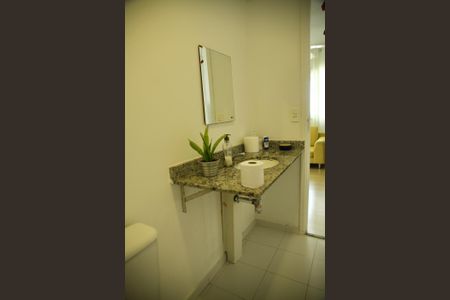 Apartamento à venda com 80m², 2 quartos e 2 vagasBanheiro Social 