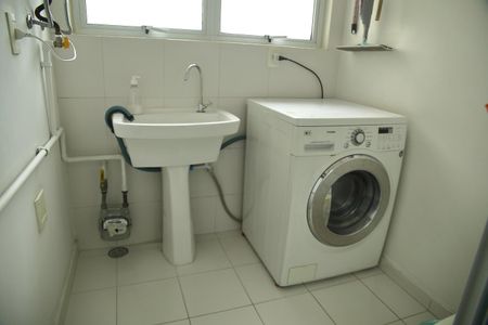 Apartamento à venda com 80m², 2 quartos e 2 vagasÁrea serviço 