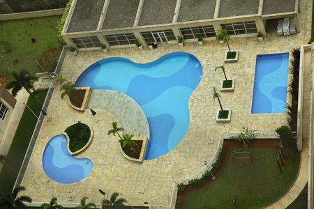 Apartamento à venda com 80m², 2 quartos e 2 vagasÁrea comum - Piscina