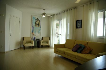 Apartamento à venda com 80m², 2 quartos e 2 vagasSala