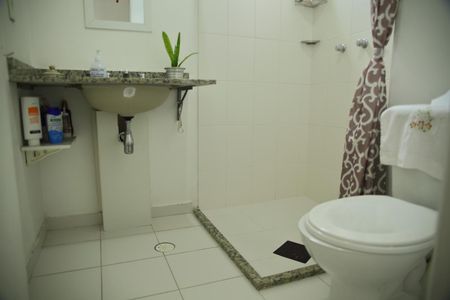 Apartamento à venda com 80m², 2 quartos e 2 vagasBanheiro da Suíte 