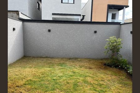 Casa de condomínio à venda com 135m², 3 quartos e 2 vagas