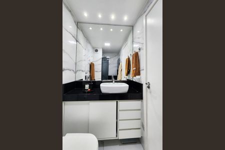 Apartamento à venda com 68m², 2 quartos e 1 vaga Apartamento à venda com 68m², 2 quartos e 1 vagaBanheiro