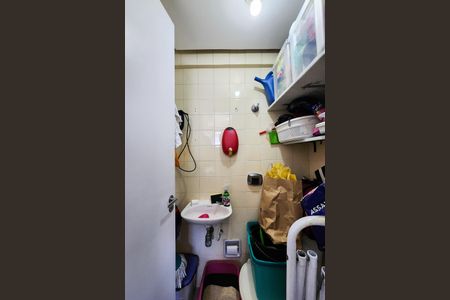 Apartamento à venda com 68m², 2 quartos e 1 vaga Apartamento à venda com 68m², 2 quartos e 1 vagaBanheiro de Serviço