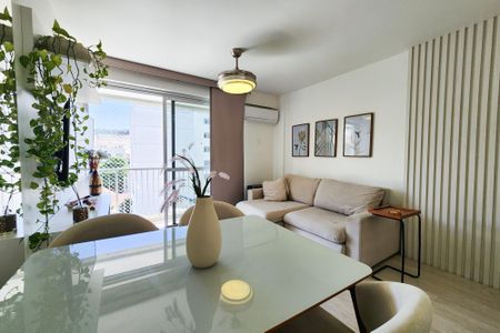 Apartamento à venda com 68m², 2 quartos e 1 vaga Apartamento à venda com 68m², 2 quartos e 1 vagaSala