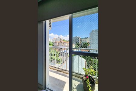 Apartamento à venda com 68m², 2 quartos e 1 vaga Apartamento à venda com 68m², 2 quartos e 1 vagaVaranda