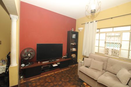 Casa à venda com 160m², 4 quartos e 3 vagasSala