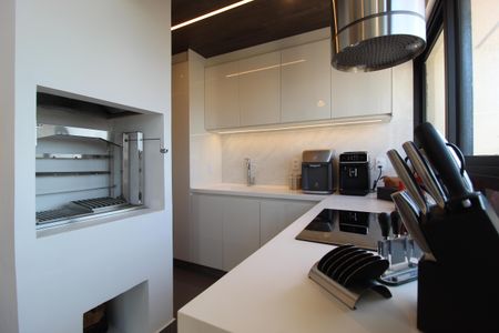 Apartamento à venda com 95m², 1 quarto e 2 vagasCozinha e Área de Serviço