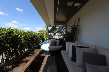 Apartamento à venda com 95m², 1 quarto e 2 vagasVaranda