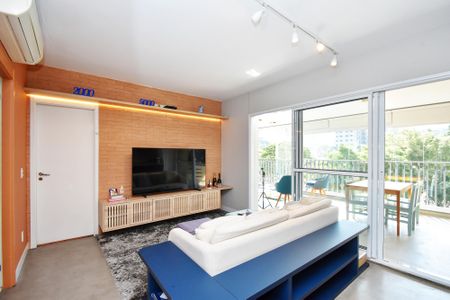 Apartamento à venda com 97m², 2 quartos e 2 vagasSala de estar