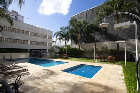 Apartamento para alugar com 46m², 2 quartos e 1 vaga Apartamento para alugar com 46m², 2 quartos e 1 vagaÁrea comum - Piscina