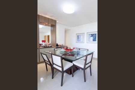 Apartamento à venda com 136m², 3 quartos e 3 vagasSala de TV