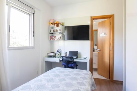 Apartamento à venda com 136m², 3 quartos e 3 vagassuite 2