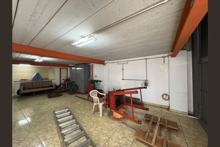 Casa à venda com 300m², 3 quartos e 2 vagas Casa à venda com 300m², 3 quartos e 2 vagasGaragem 2